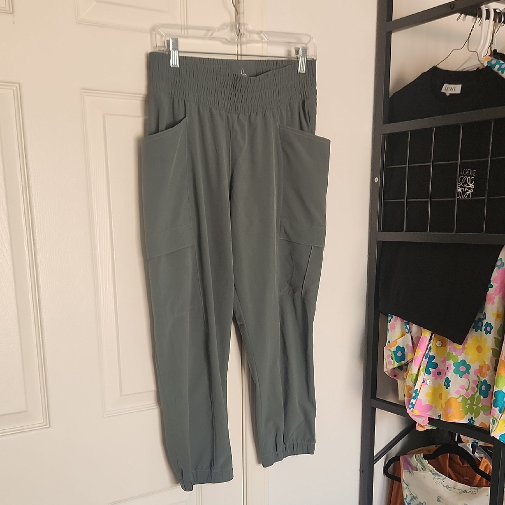prana Green Cropped Joggers Size Medium